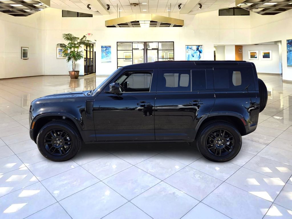 Used 2025 Land Rover Defender 110 S image 4