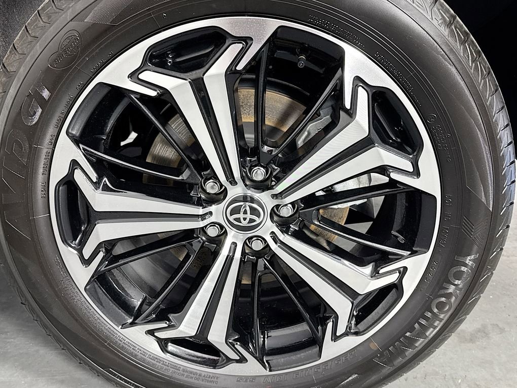 Used 2025 Toyota RAV4 XSE image 37