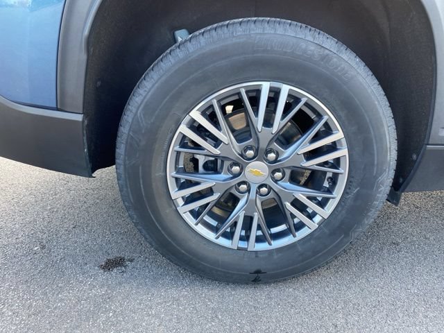 Used 2025 Chevrolet Traverse LT FWD image 32