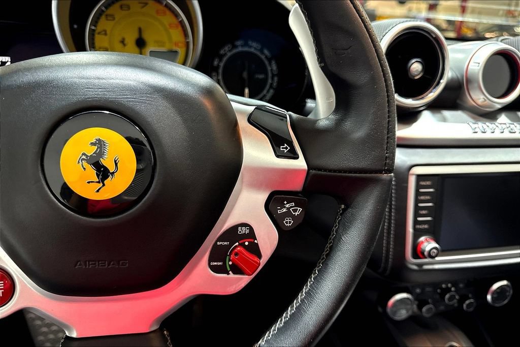 Used 2015 Ferrari California T RWD image 12