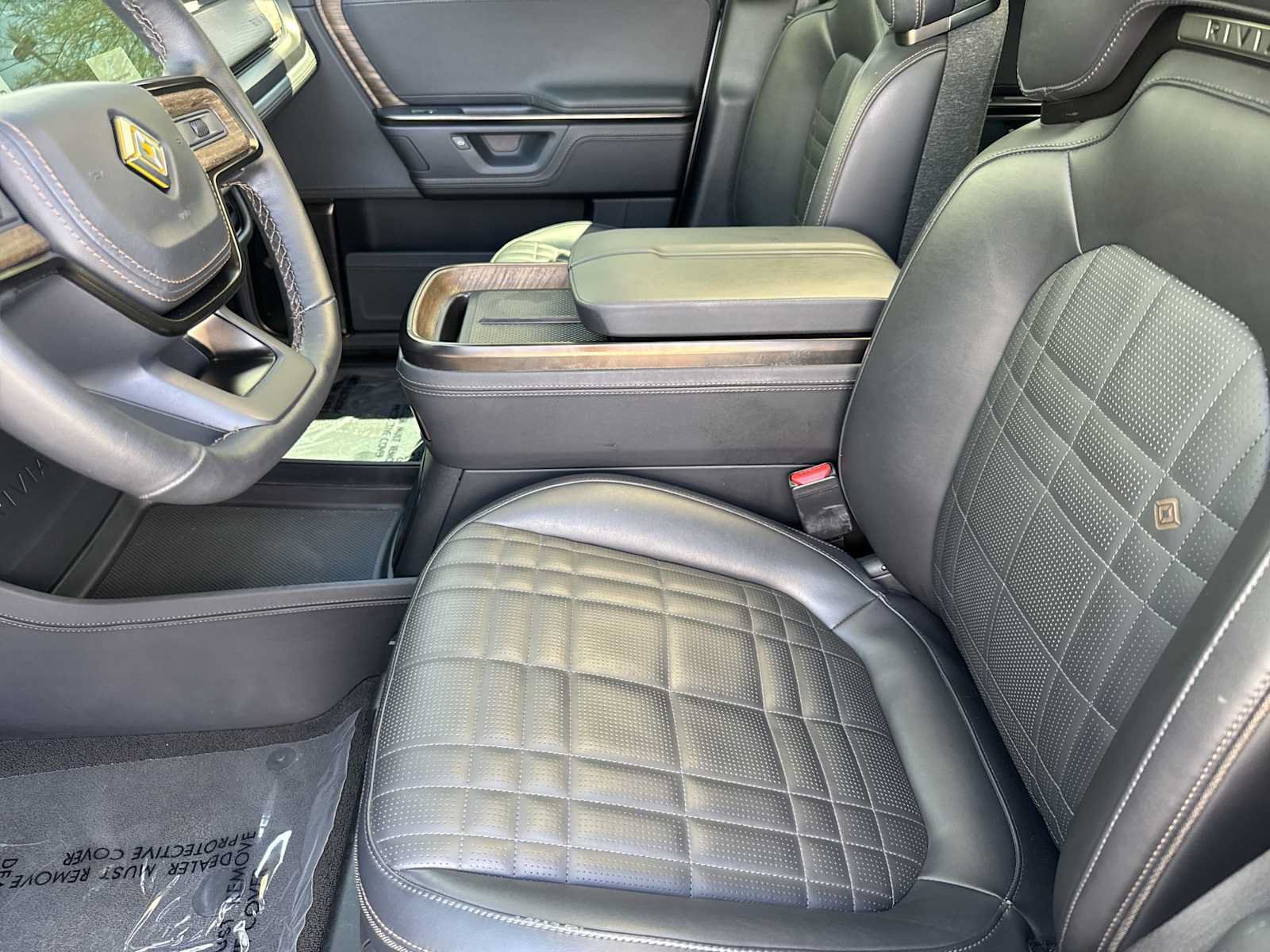 Used 2025 Rivian R1S Premium AWD/4WD image 14