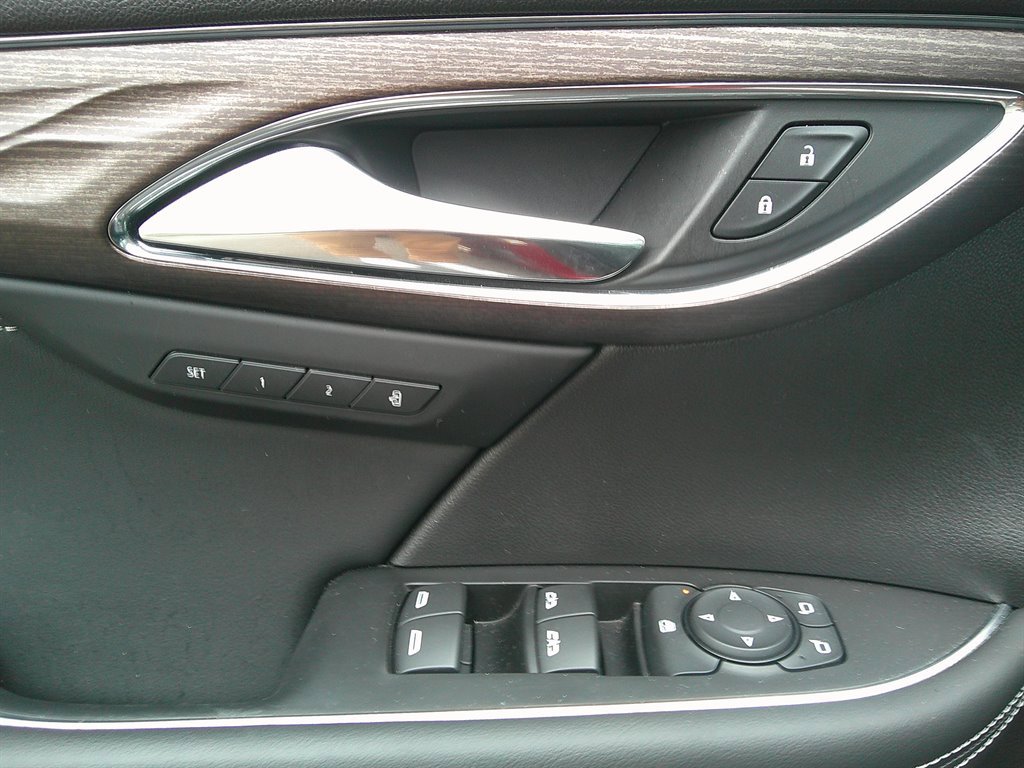 Used 2023 Buick Envision Avenir image 14