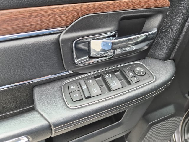 Used 2015 RAM 1500 Laramie w/ Convenience Group AWD/4WD image 10