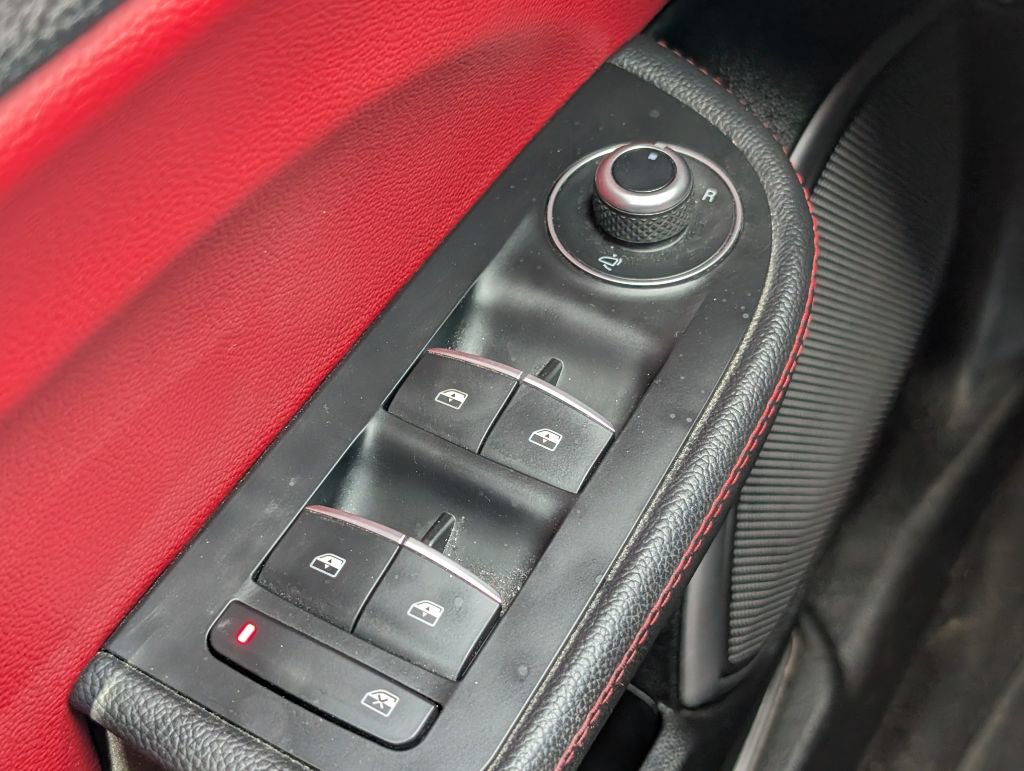 Used 2018 Alfa Romeo Giulia Ti image 10