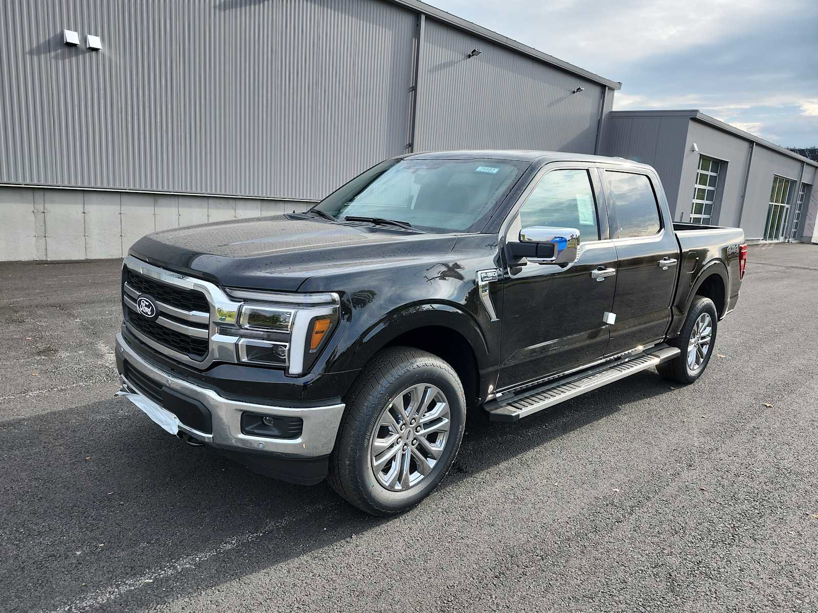 New 2025 Ford F150 Lariat w/ Equipment Group 502A High