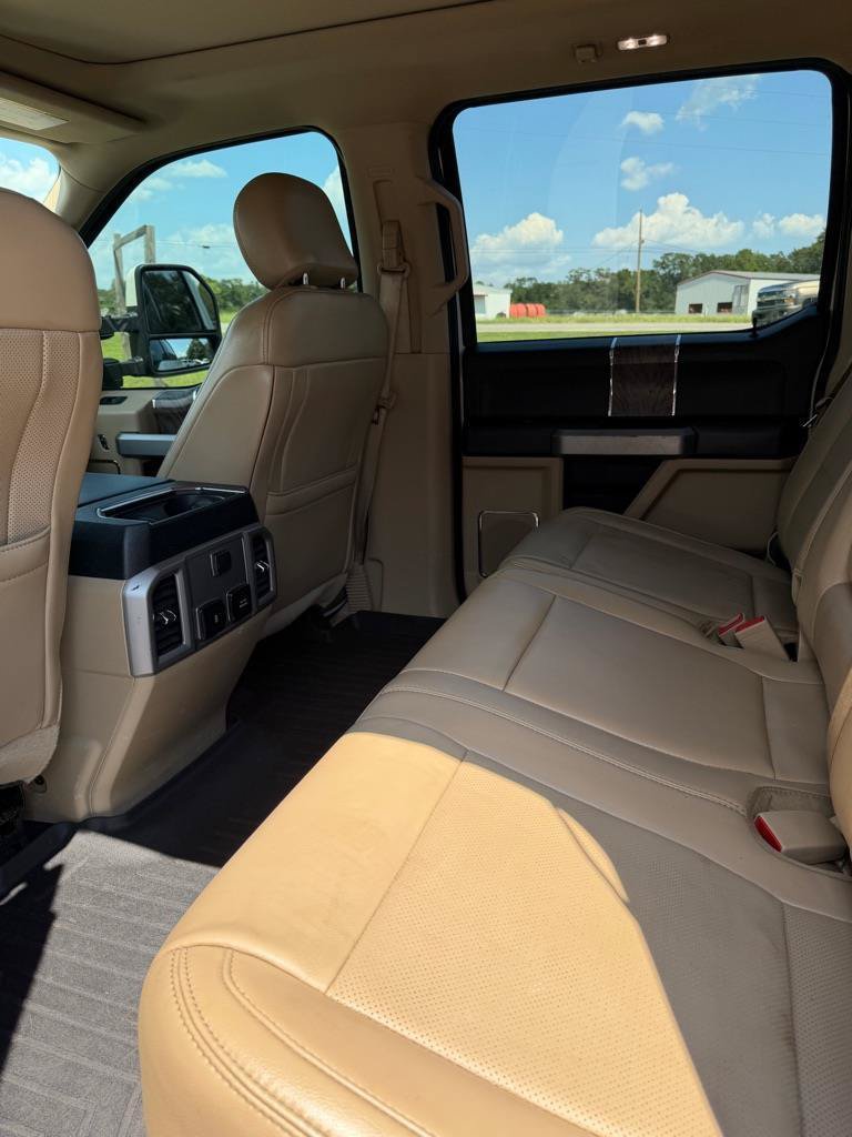 Used 2019 Ford F250 Lariat w/ Lariat Ultimate Package AWD/4WD image 9
