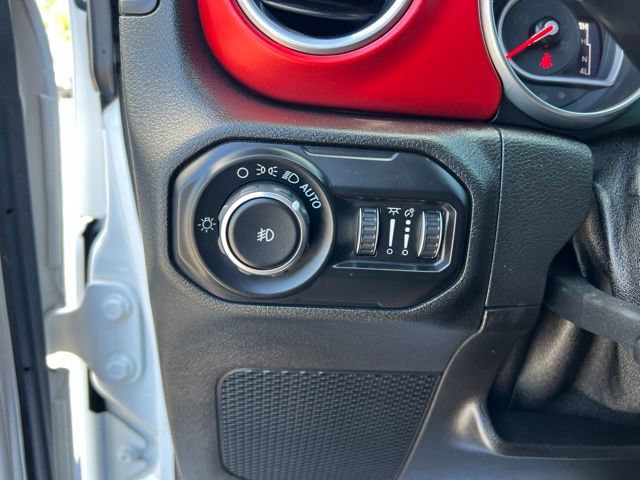 Used 2018 Jeep Wrangler Unlimited Rubicon w/ Dual Top Group AWD/4WD image 10