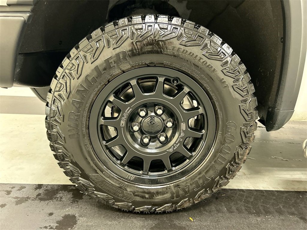 Used 2023 GMC Sierra 1500 AT4X w/ AT4X AEV Edition image 8