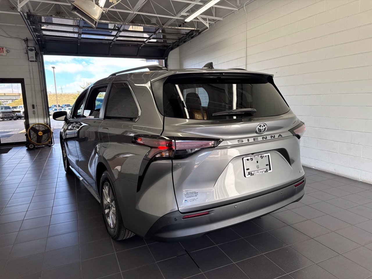 Certified 2026 Toyota Sienna XLE FWD image 6