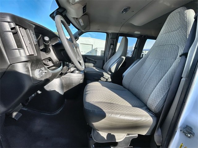 Used 2020 Chevrolet Express 3500 LT w/ LT Preferred Equipment Group image 17