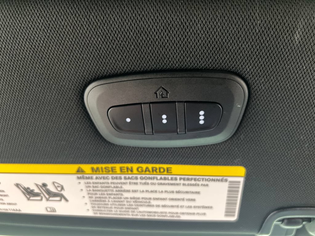 Used 2025 Chrysler Pacifica Select FWD image 77
