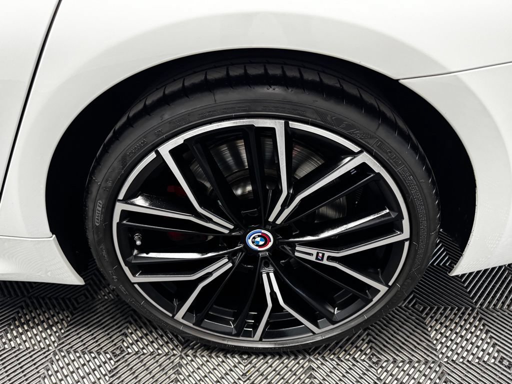 Used 2023 BMW M550i xDrive w/ Executive Package AWD/4WD image 20
