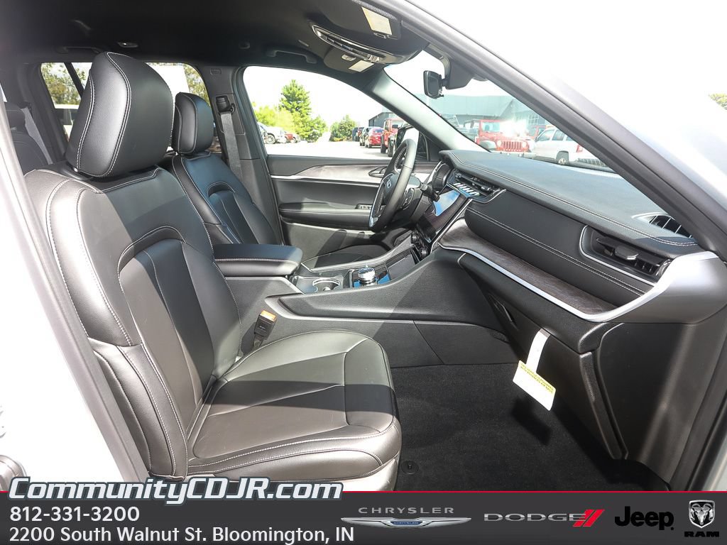 New 2025 Jeep Grand Cherokee Limited AWD/4WD image 21