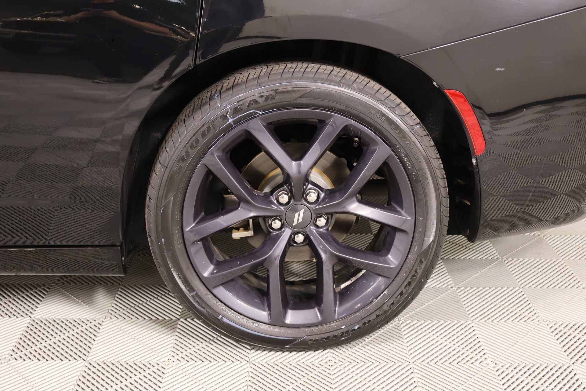 Used 2020 Dodge Charger SXT w/ Blacktop Package RWD image 18