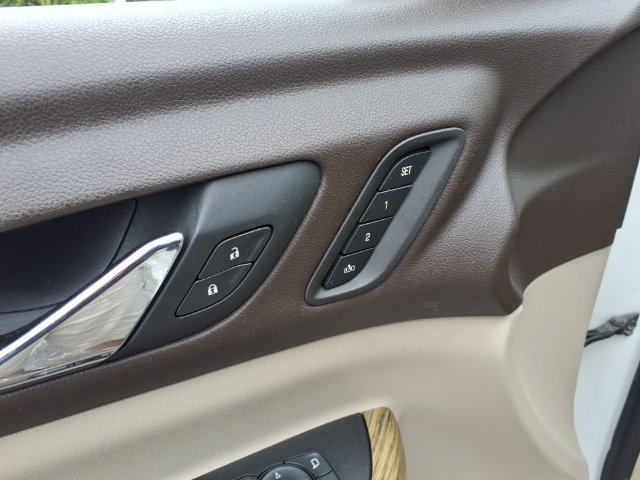 Used 2019 GMC Acadia Denali w/ Technology Package AWD/4WD image 17
