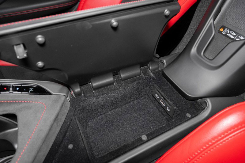 Used 2020 Chevrolet Corvette Stingray Premium Conv w/ 3LT Preferred Equipment Group image 31