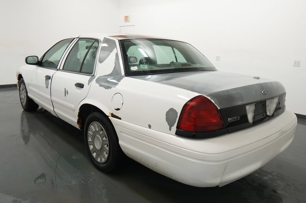 Used 2004 Ford Crown Victoria Police Interceptor RWD image 5