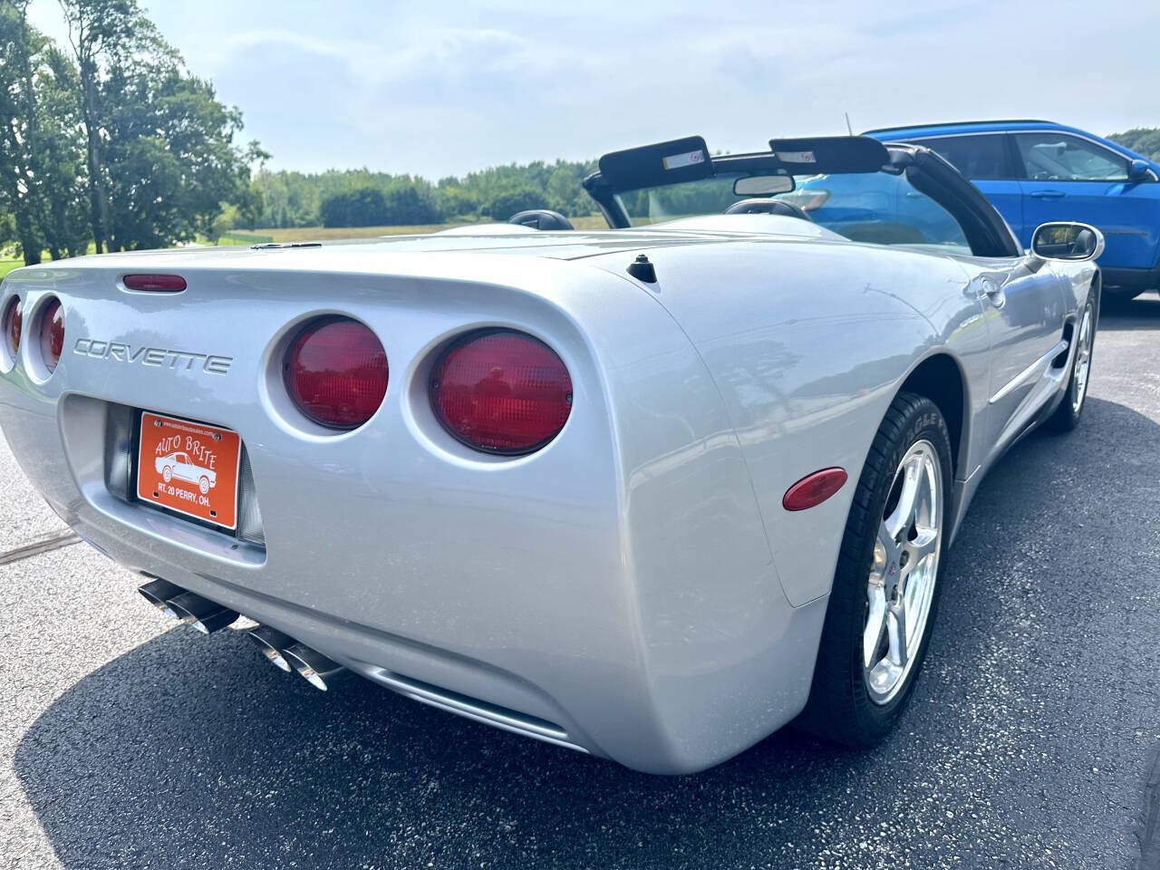 Used 2001 Chevrolet Corvette Convertible w/ Preferred Equipment Group2 RWD image 9