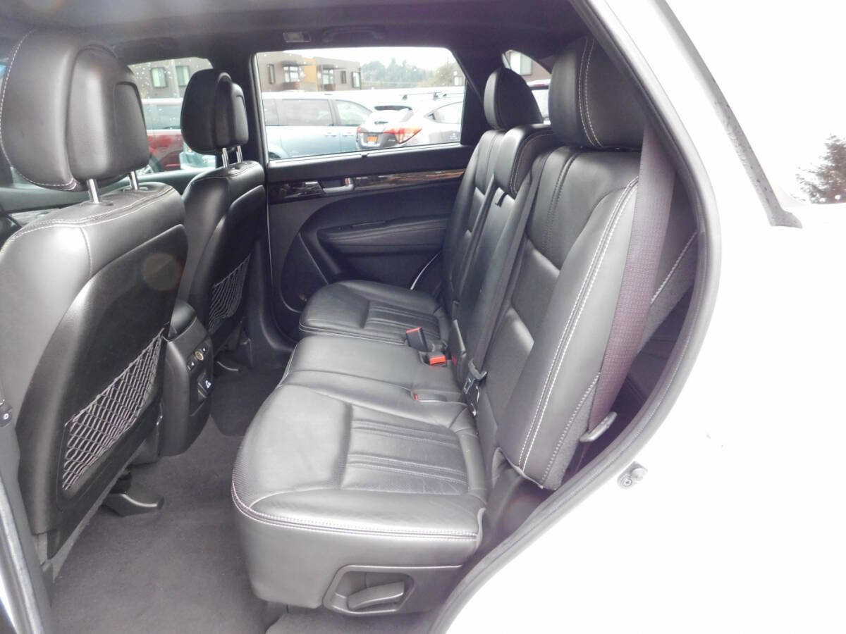 Used 2014 Kia Sorento SX w/ 3rd Row Package image 8