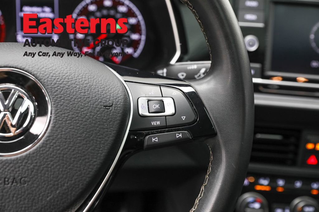 Used 2021 Volkswagen Jetta SE w/ SE Cold Weather Package image 16