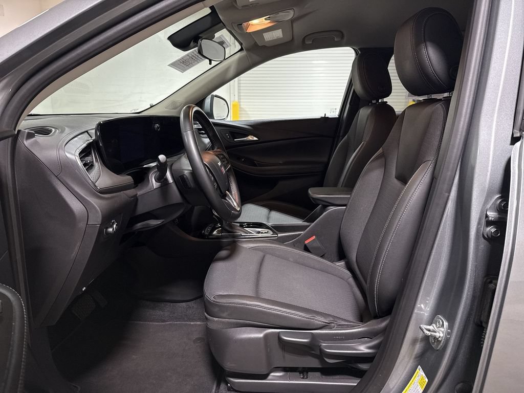 Used 2025 Buick Encore GX Preferred FWD image 19