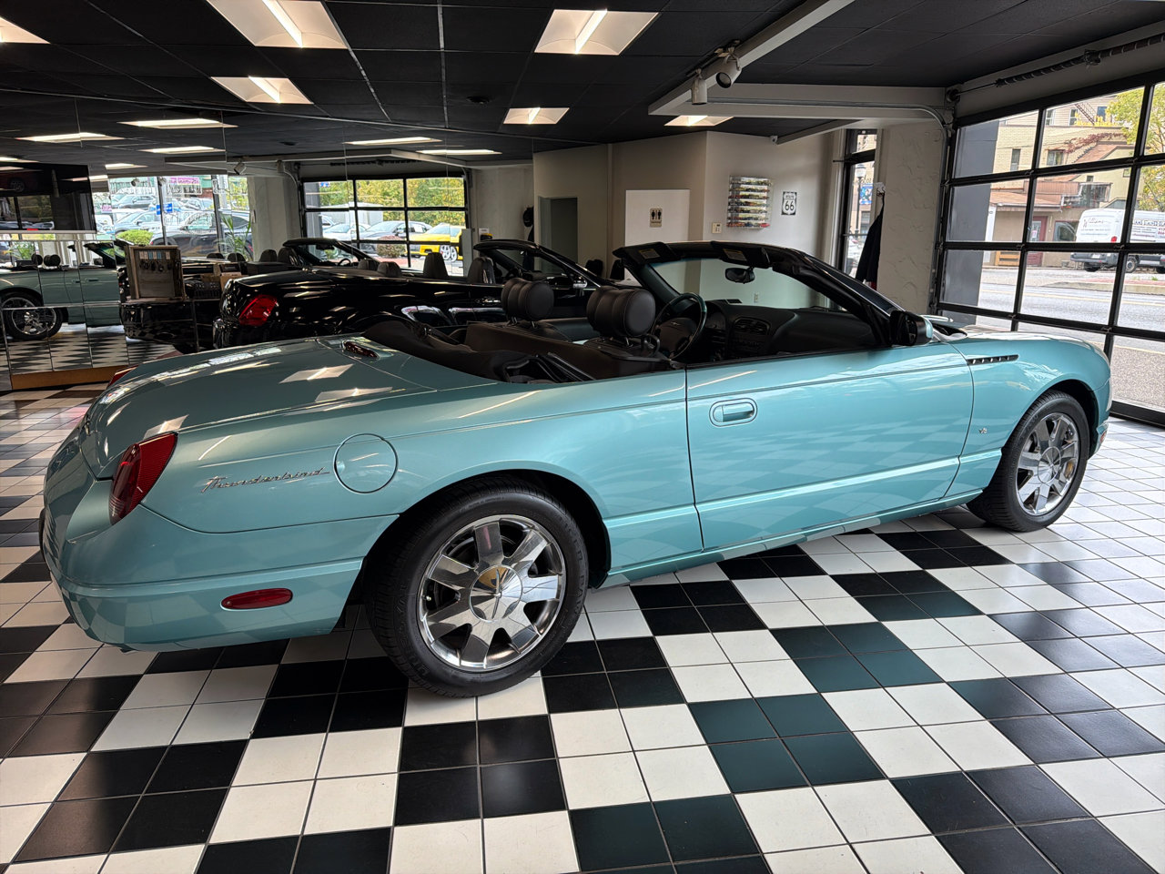 Used 2002 Ford Thunderbird Deluxe image 4
