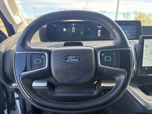 Used 2025 Ford Expedition Max Platinum AWD/4WD image 13