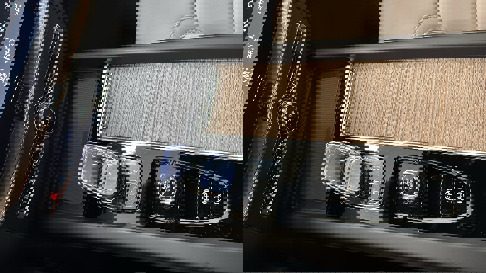 Used 2026 Volvo XC60 B5 Plus w/ Protection Package Premier image 19