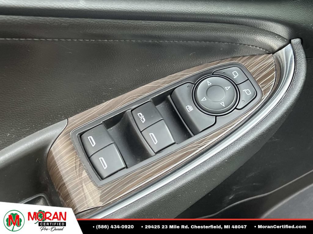 Used 2018 Chevrolet Malibu Premier w/ Premier Sun and Wheel Package FWD image 16