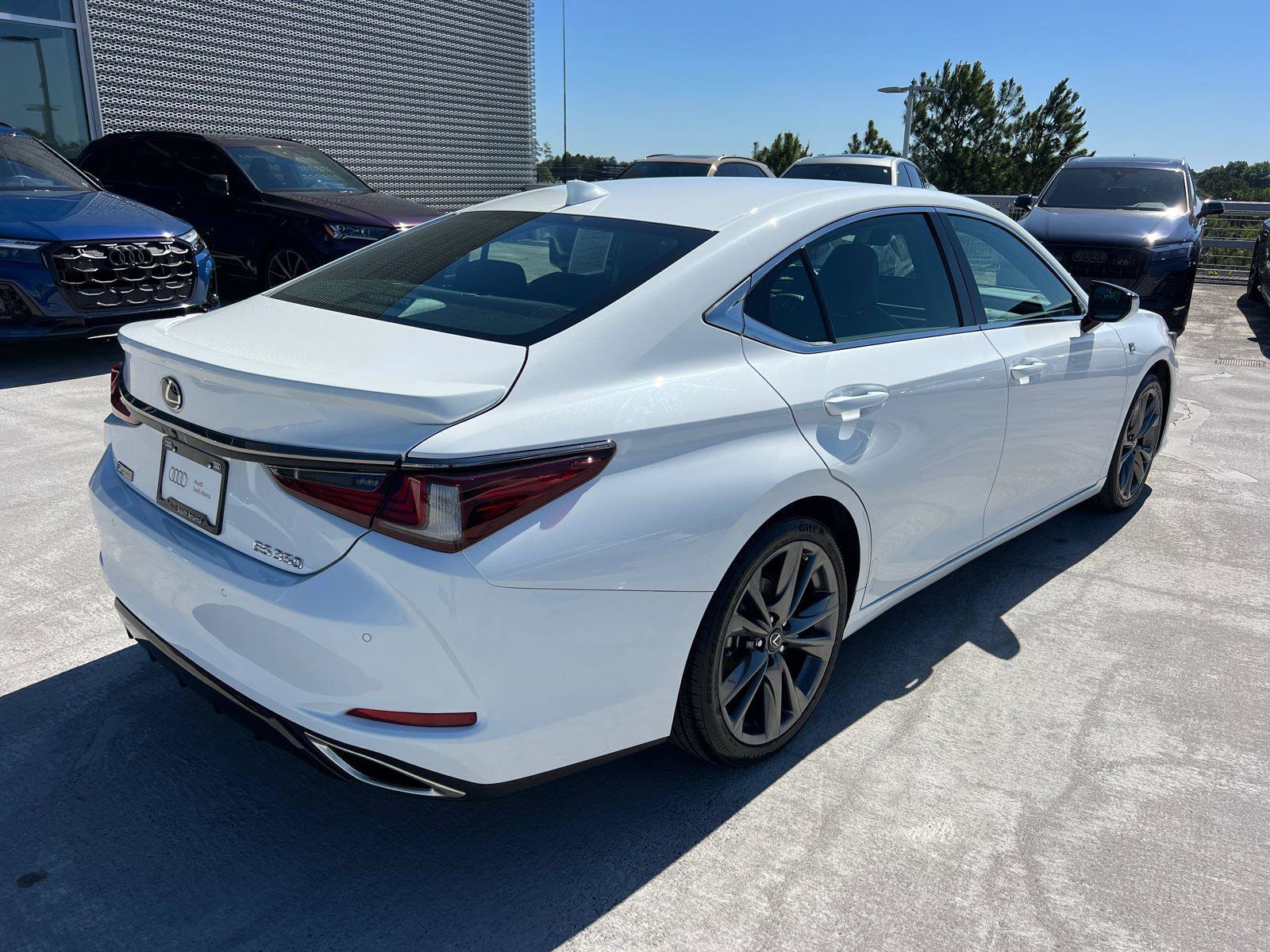 Used 2021 Lexus ES 350 F Sport w/ Accessory Package FWD image 5