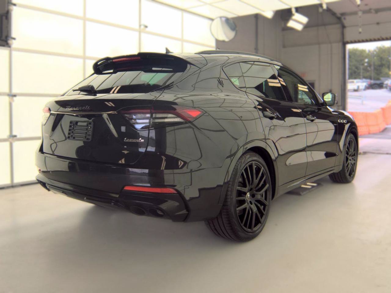 Used 2023 Maserati Levante Modena AWD/4WD image 2
