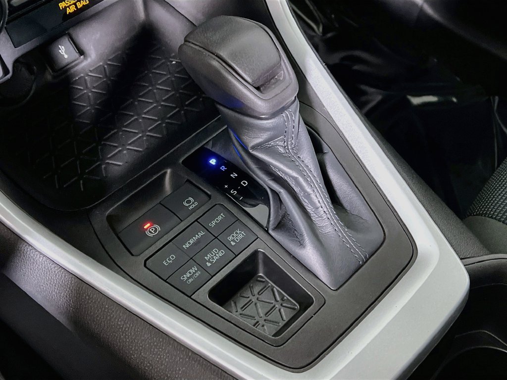 Certified 2022 Toyota RAV4 LE AWD/4WD image 15