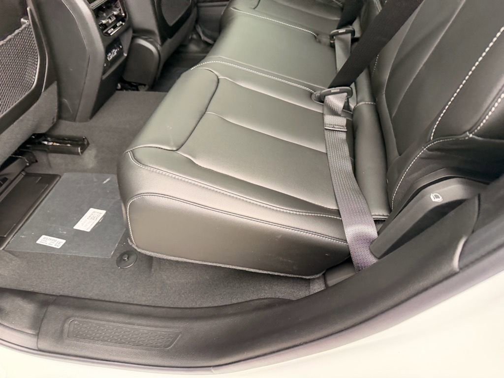 New 2025 Jeep Grand Cherokee Limited image 17