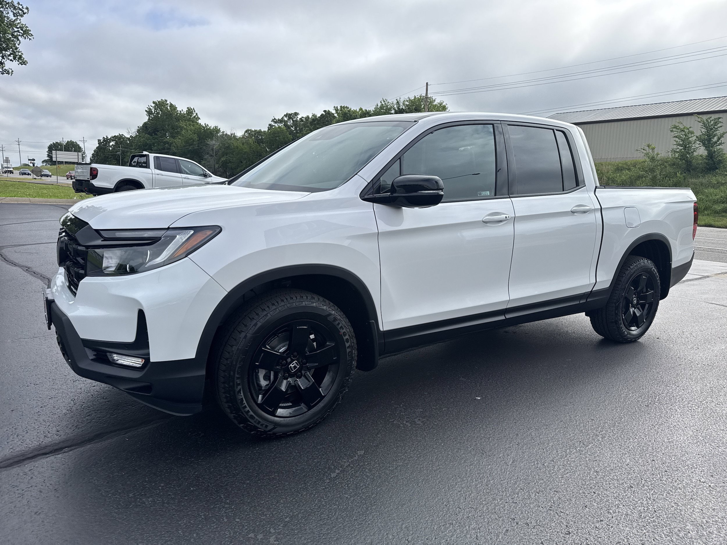 New 2026 Honda Ridgeline Black Edition image 2