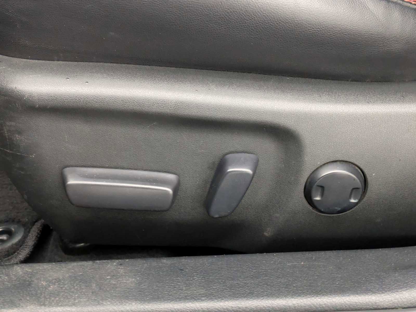 Used 2017 Toyota Camry XSE w/ Moonroof Package image 18