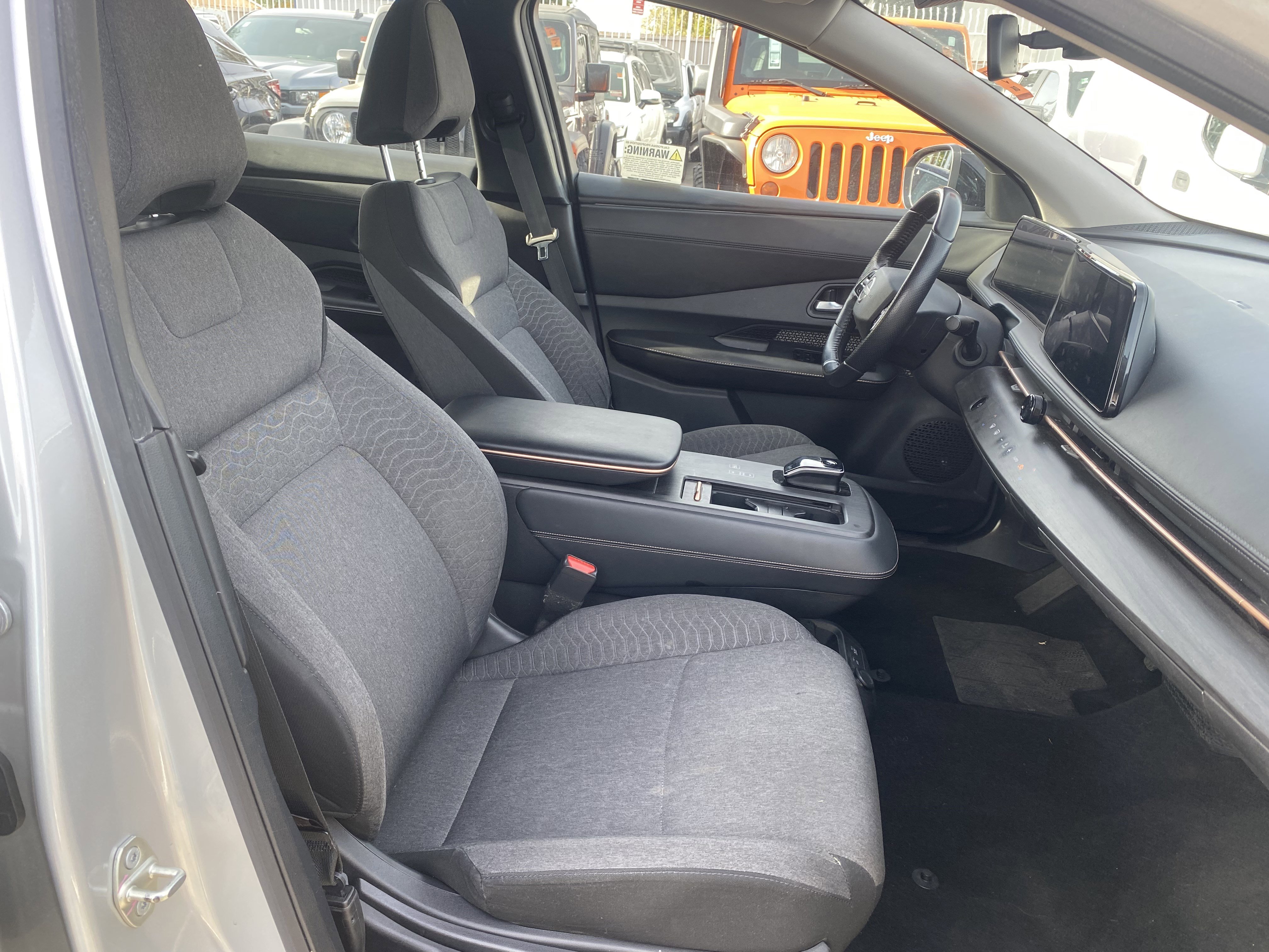 Used 2023 Nissan Ariya FWD image 21