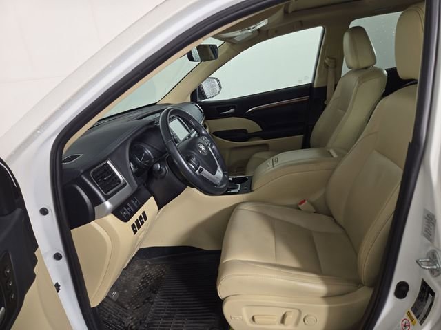 Used 2019 Toyota Highlander Limited image 12