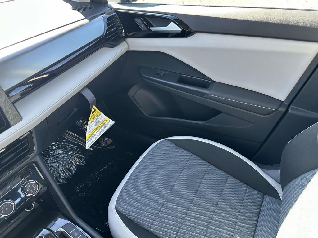 New 2025 Volkswagen Taos S image 24