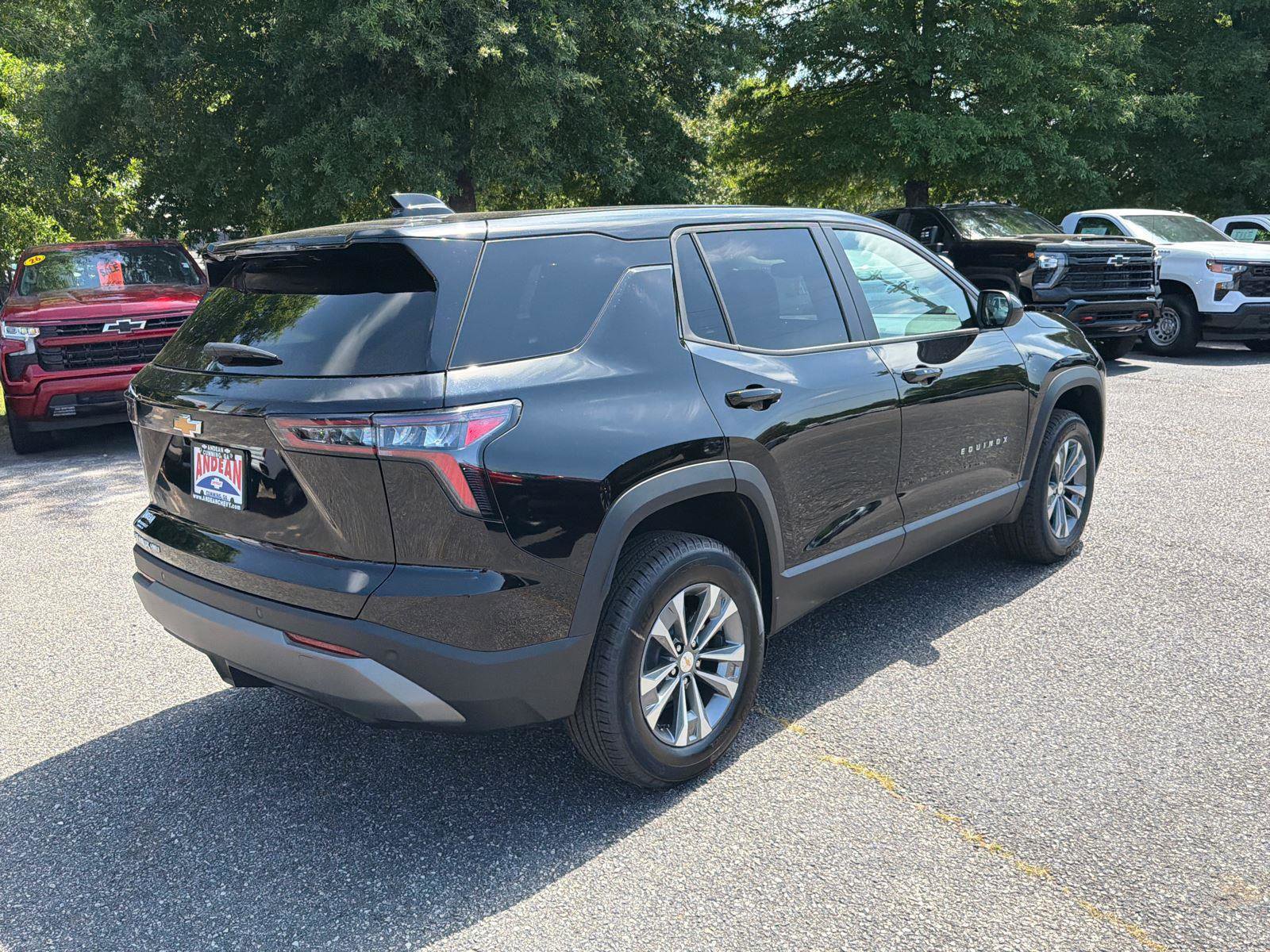 New 2026 Chevrolet Equinox LT w/ Convenience Package II AWD/4WD image 5