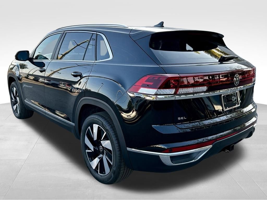 Used 2025 Volkswagen Atlas Cross Sport SEL image 4