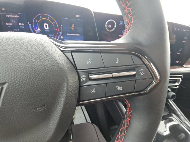 Used 2024 Chevrolet Traverse RS FWD image 19