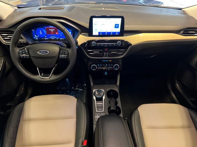 Used 2022 Ford Escape Titanium w/ Titanium Elite Package AWD/4WD image 19