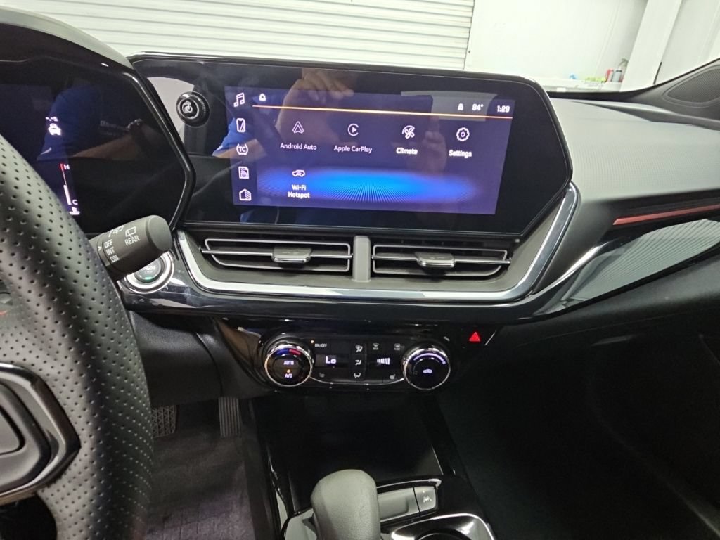 Used 2024 Chevrolet Trax RS FWD image 13
