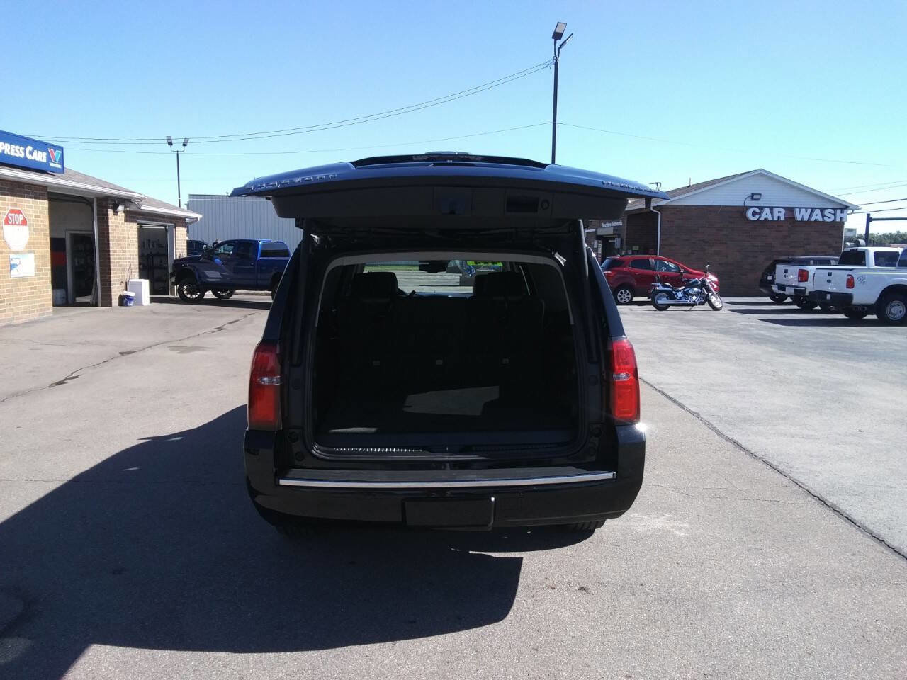 Used 2018 Chevrolet Suburban Premier image 7