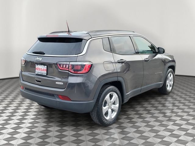 Used 2019 Jeep Compass Latitude image 2