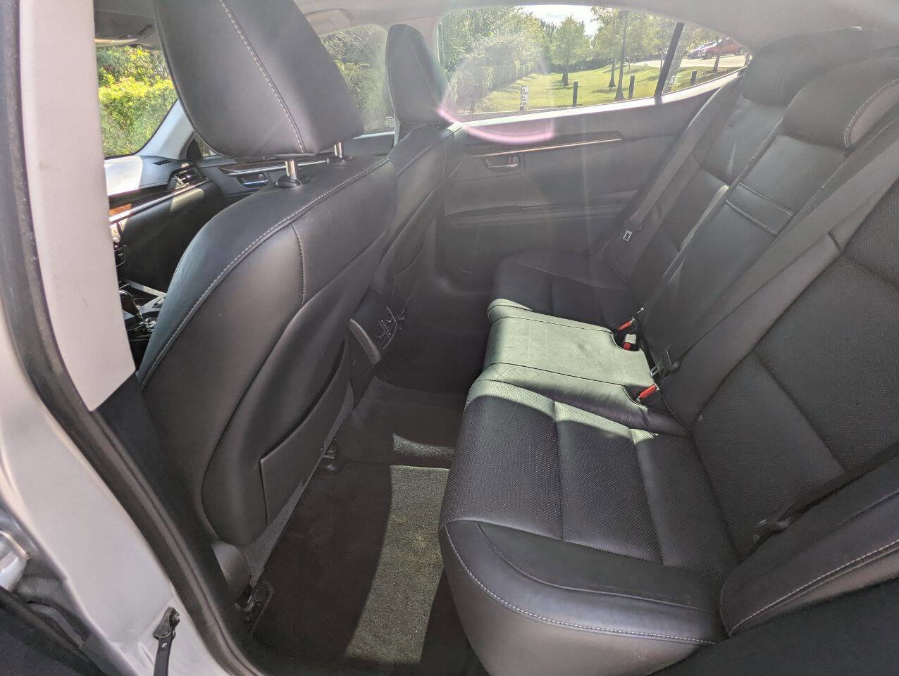 Used 2014 Lexus ES 350 Base 4dr Sedan w/ Luxury Package image 16