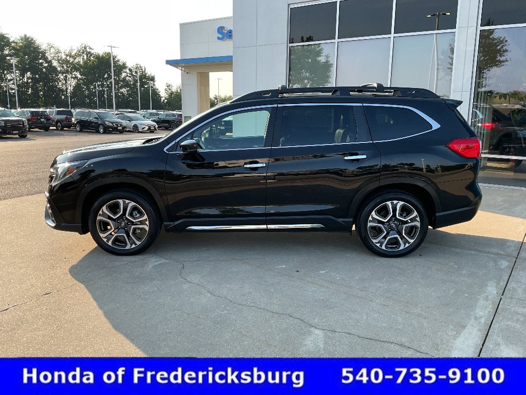 Used 2024 Subaru Ascent Touring AWD/4WD image 3