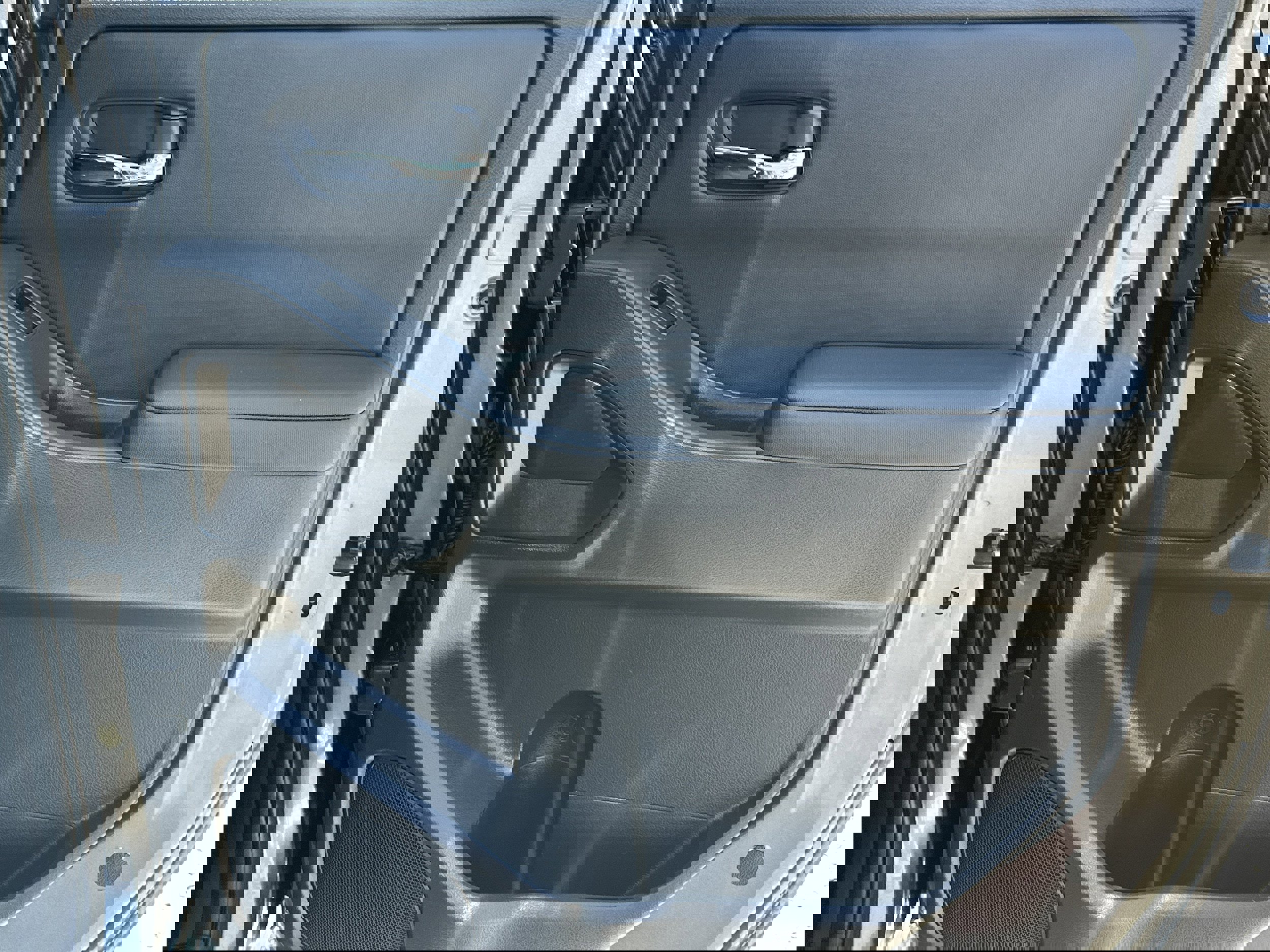 Used 2023 Nissan Frontier SV image 14