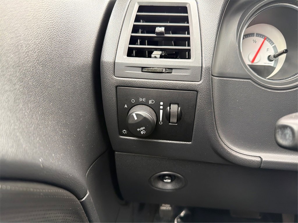 Used 2009 Dodge Challenger R/T image 17