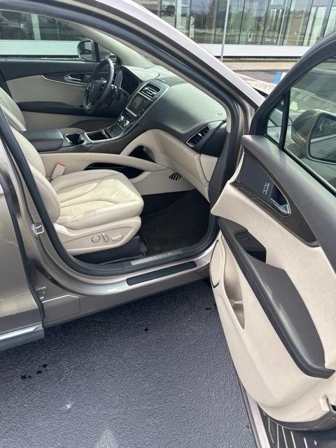 Used 2019 Lincoln Nautilus Select FWD image 15